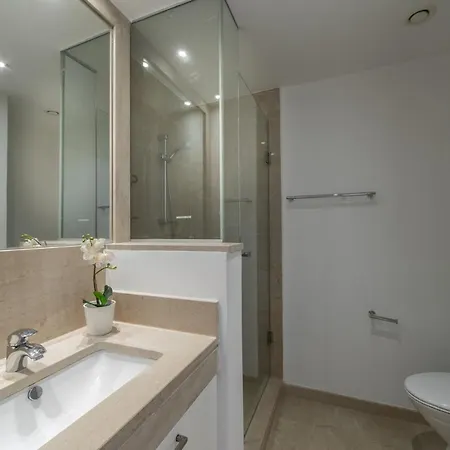 Villa Your Beautiful Holiday Minutes From Fig Tree Bay, 1513