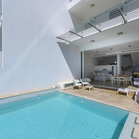 Your Beautiful Holiday Minutes From Fig Tree Bay, 1513